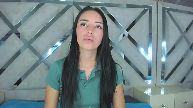 Violeta_Harlow webcam