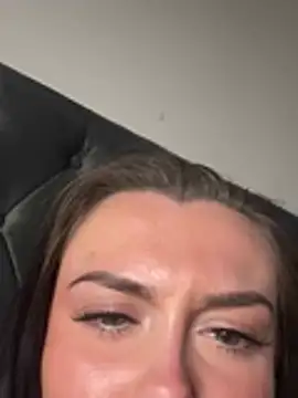 LucyRowexo webcam