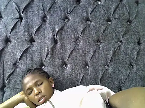 sexxyleslyy webcam