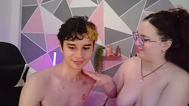 AndrewAnndCherry live cam on StripChat