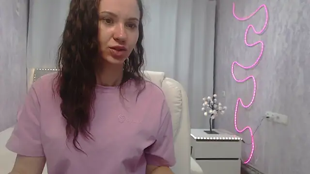 KaraCriegs webcam