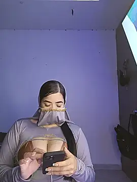janna_isa webcam