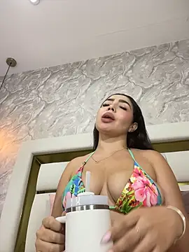 MiaFarkash webcam