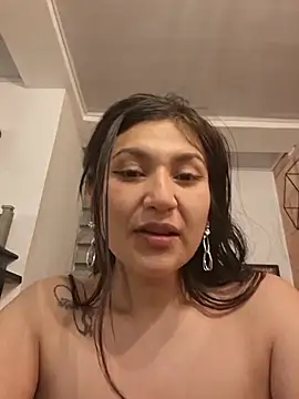 Magenta_Moon webcam