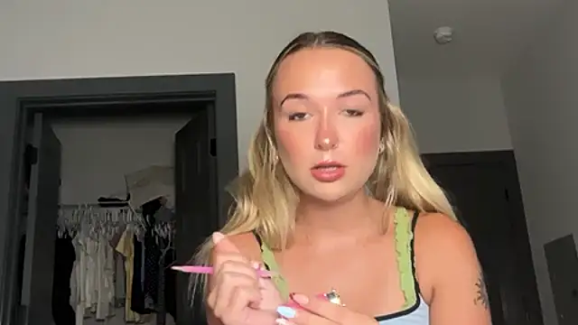 kelseyblu webcam
