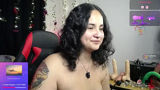 IncognitoLive1 webcam