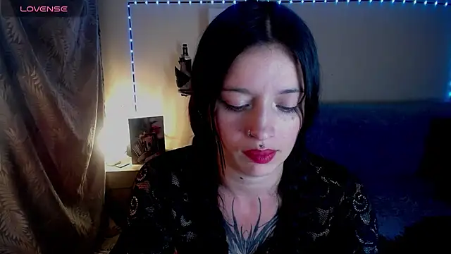Lucia_evans22 webcam