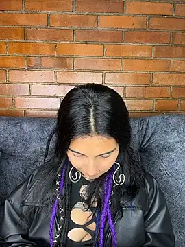 Velvet_Mysstic webcam