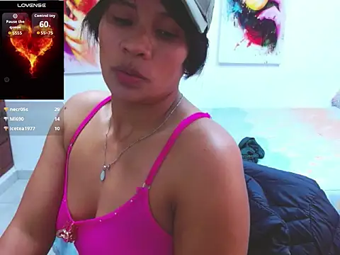 Kendra_32 webcam