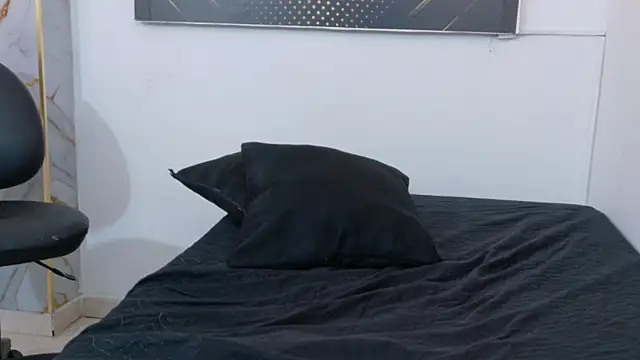 Antonella_Gomez75 webcam