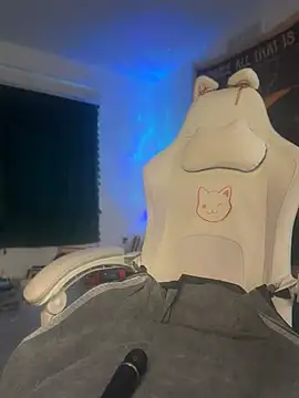 Lunalovesyou8 webcam