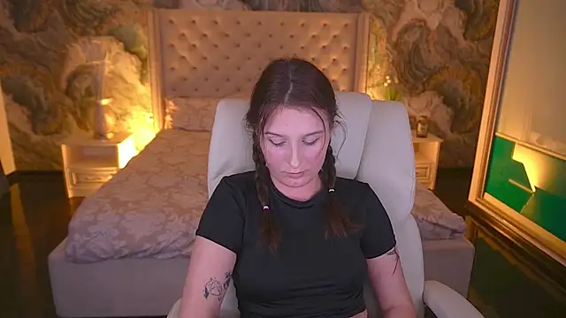 VikVikLove webcam