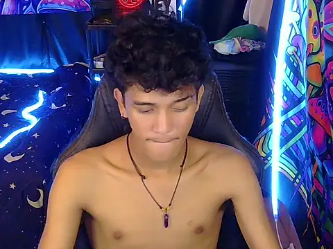hugekenbigcock webcam