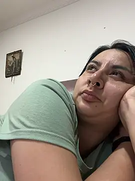 Abril_Luv live cam on StripChat