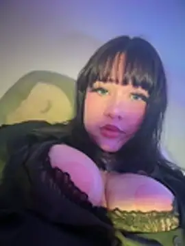 Taelynn_ live cam on StripChat