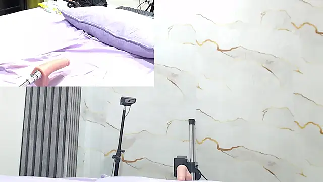 Emma_trons_ webcam