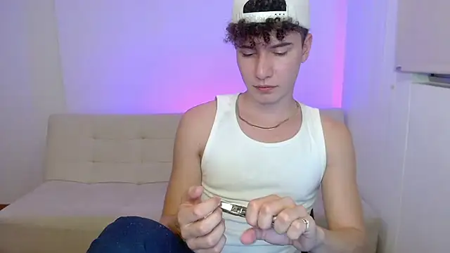 adrian_morelly webcam