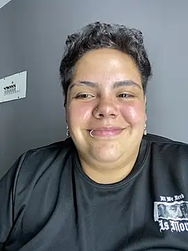 Hailey_Curvy webcam
