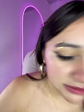 Zoe_Serrat live cam on StripChat