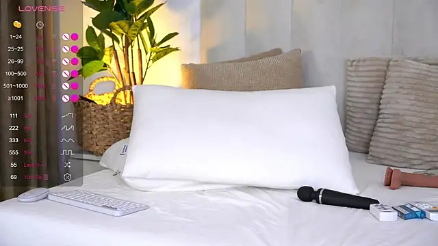 AishaSins webcam