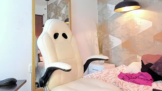 LalilaBrunettee webcam