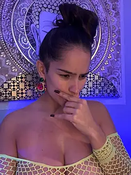 Mau_White webcam