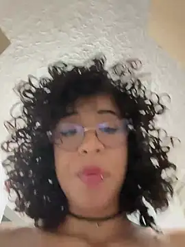 Woo_isDaphne live sex cam