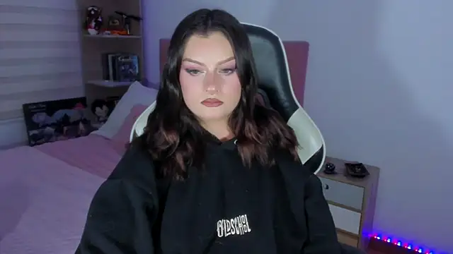 OphelianaRose33 webcam