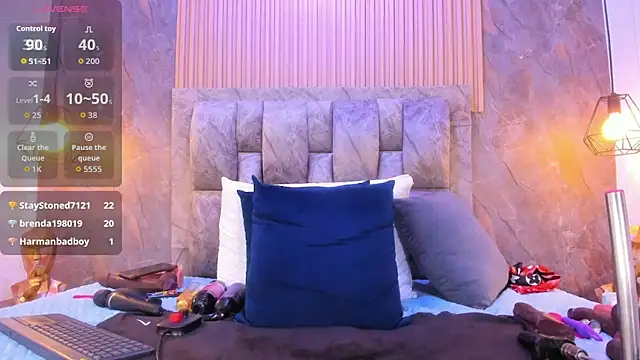 blondehorny699 webcam