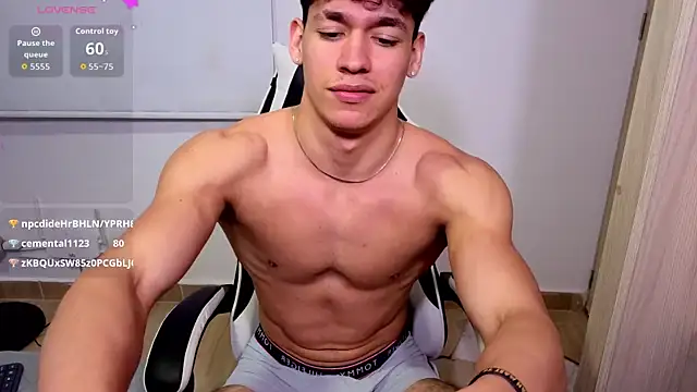 Luke_Muscle webcam