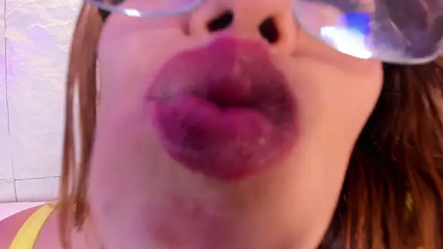 naughty_flower18 webcam