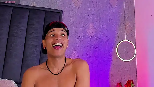 Alejandroo_Montenegro webcam