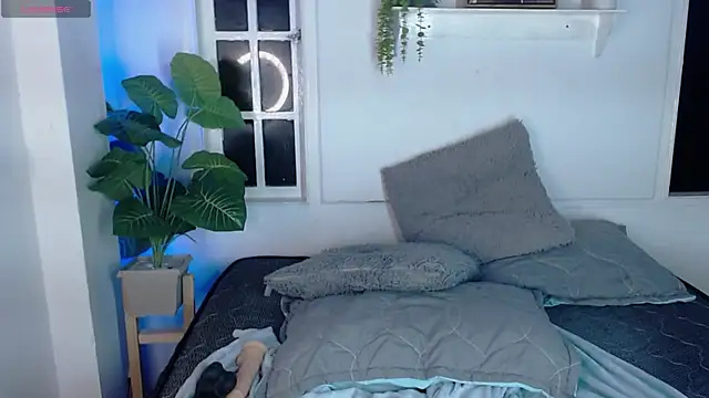 emma_cut3_ webcam