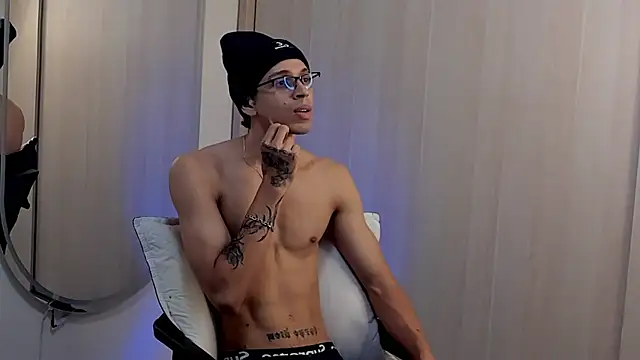 Mheysam_Youngerx webcam