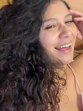 kinky_mila@xh live cam on StripChat