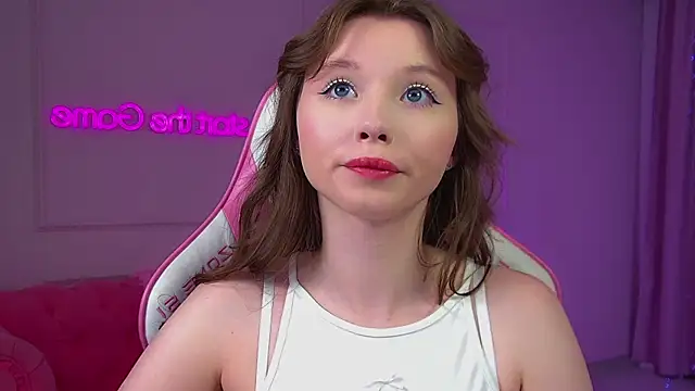 KeiraAsti webcam