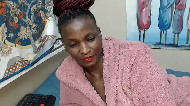 TallDivaNoir webcam