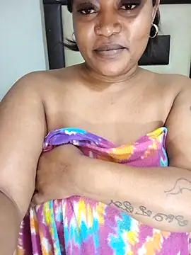 OpulentVixen live cam on StripChat