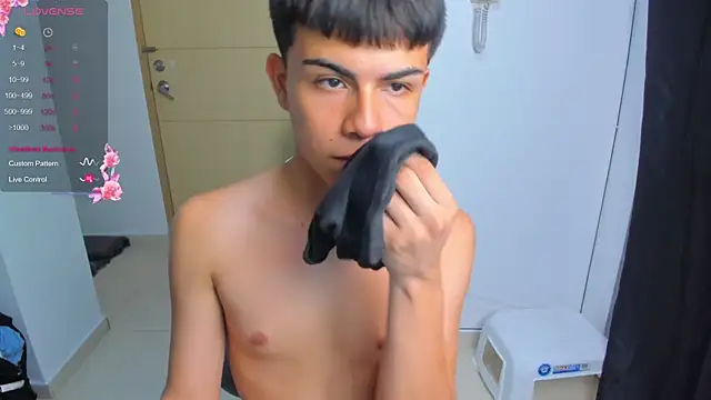 Asher_Young webcam