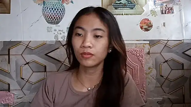 DeeannGunby live cam on StripChat