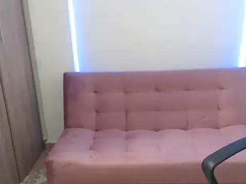Dulce_Guzman live cam on StripChat