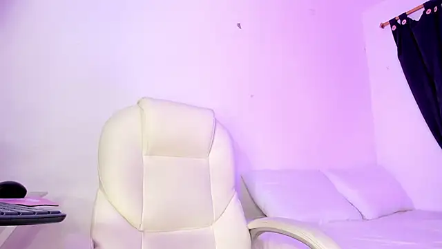 juliet_ember01 - Juliet_Ember01's free webcam - UK Sex Cams