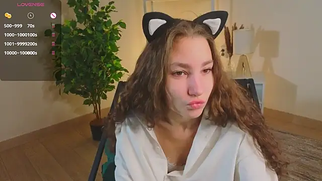 CarenMccannon webcam