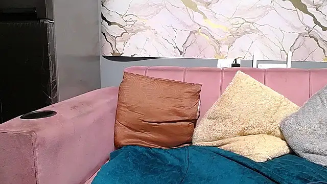 Goddessberry live cam on StripChat