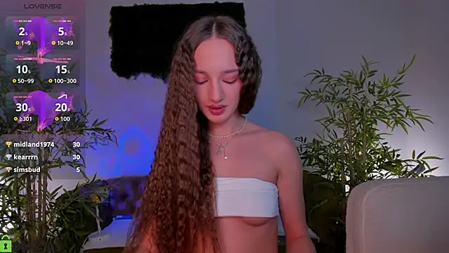 miiss__lulu (F teen) - naked legs