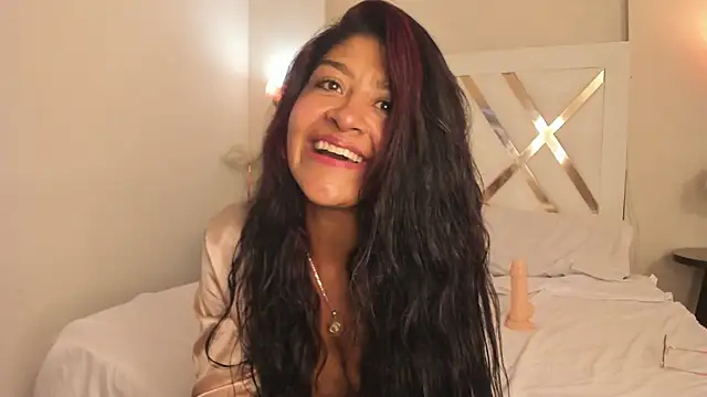 Sky_Collins_ webcam