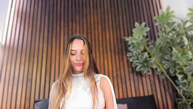 moon_kas live cam on StripChat