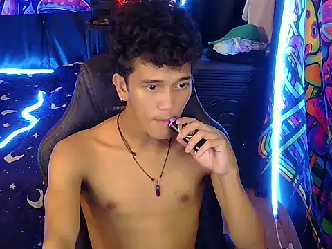 hugekenbigcock webcam