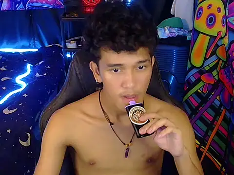 hugekenbigcock webcam