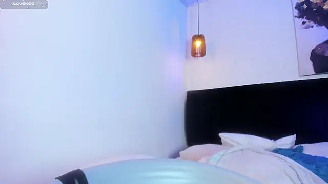 dolly_zoe webcam